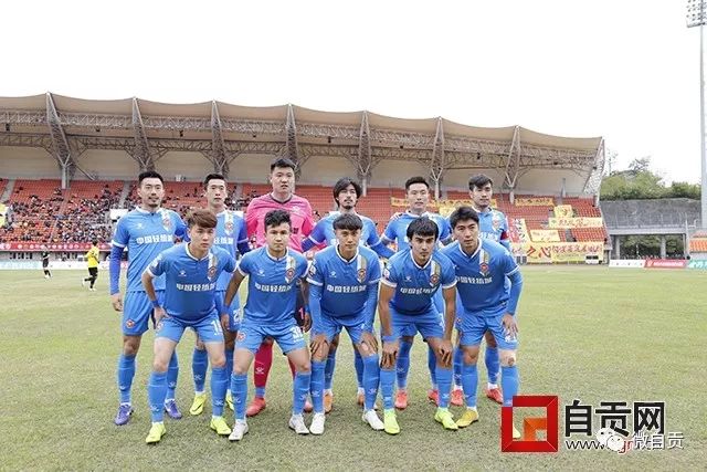 勇士三分火力全开 半场领先湖人28分